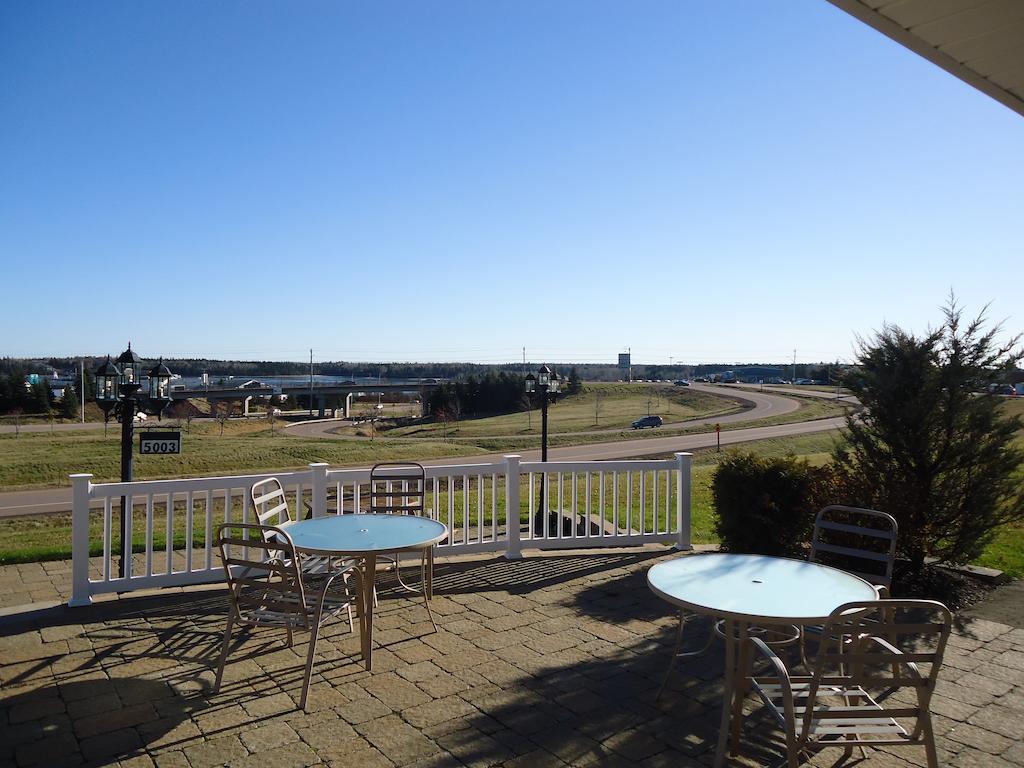 Auberge Bouctouche Inn & Suites Exterior photo