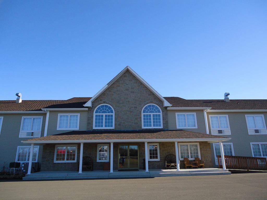 Auberge Bouctouche Inn & Suites Exterior photo