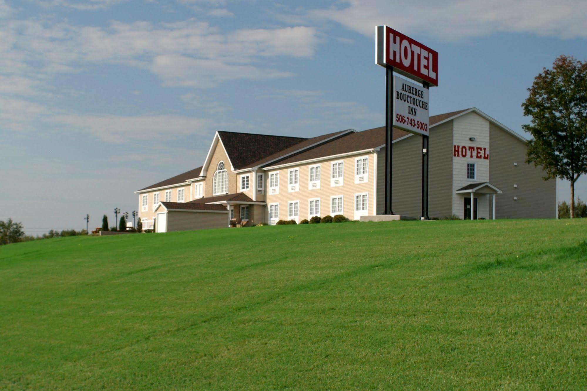 Auberge Bouctouche Inn & Suites Exterior photo