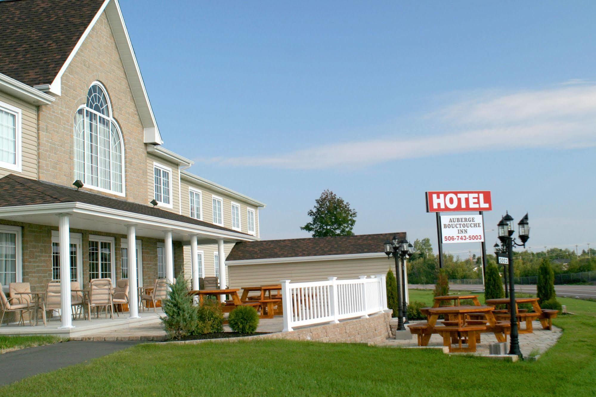 Auberge Bouctouche Inn & Suites Exterior photo